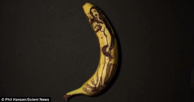 Amaizing…!! Karya 'Tato' Di Kulit Buah Pisang, Banana-ART