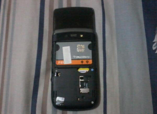 Blackberry 9800 aka Torch 1 ( garansi comtech/ctn masih ada 13 bulan lagi)