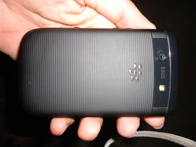 Blackberry 9800 aka Torch 1 ( garansi comtech/ctn masih ada 13 bulan lagi)