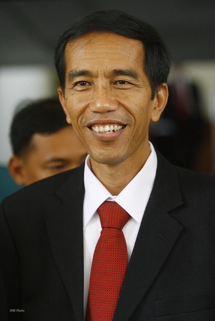 Tengah Malam, Jokowi Tengok Korban Kebakaran Tambora