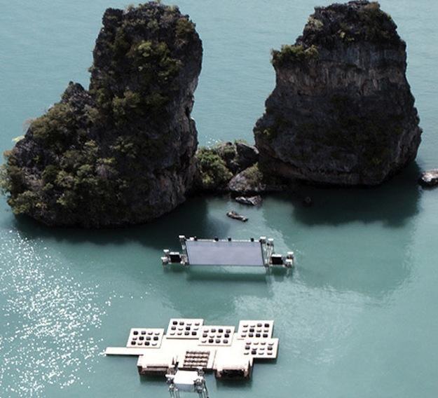 Bioskop unik, yang dibangun di atas air......