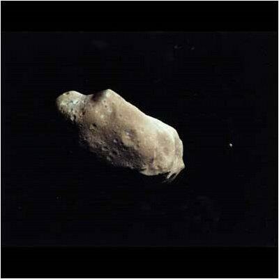 7 Asteroid Teraneh di Tata Surya