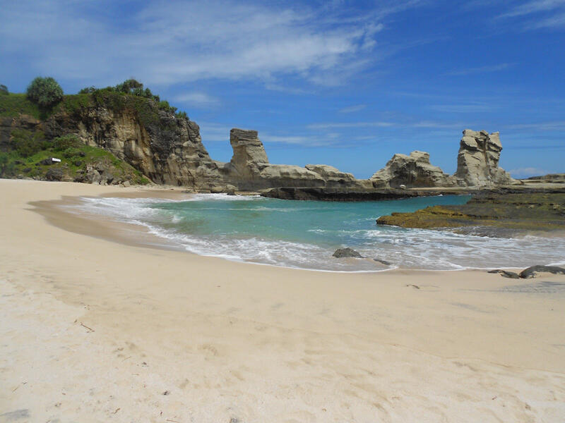 Pantai Klayar Pacitan, Surga Tersembunyi di Ujung Jawa Timur