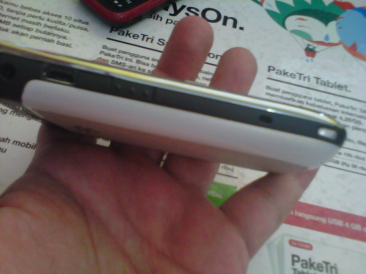 Jual BB ONYX 2 AKA 9780 WHITE