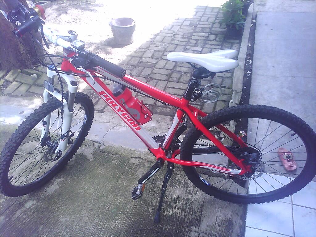 sepeda polygon xtrada 4.0 2012 mulusss + full aksesoris