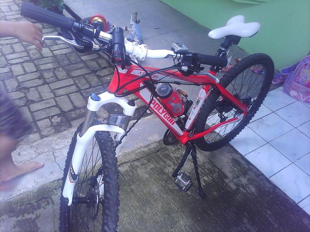 sepeda polygon xtrada 4.0 2012 mulusss + full aksesoris
