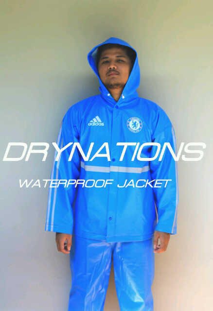 Jaket outdoor bermodel jaket club sepak bola.