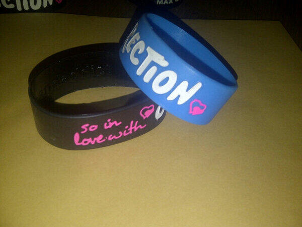 WRISTBAND / GELANG ONE DIRECTION MURAH