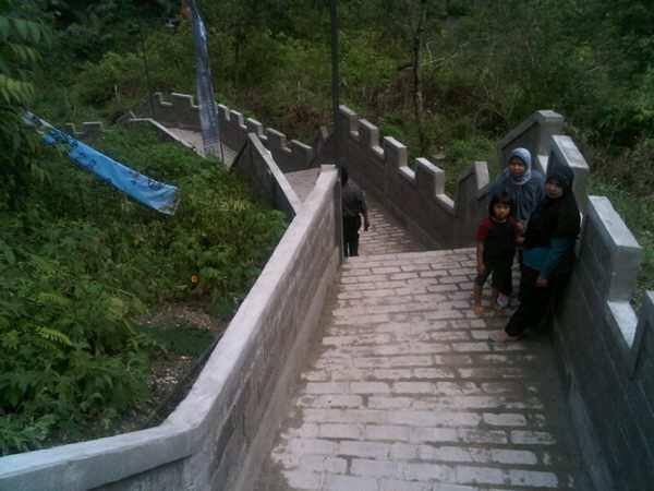 The Great Wall of Koto Gadang (Janjang Saribu)