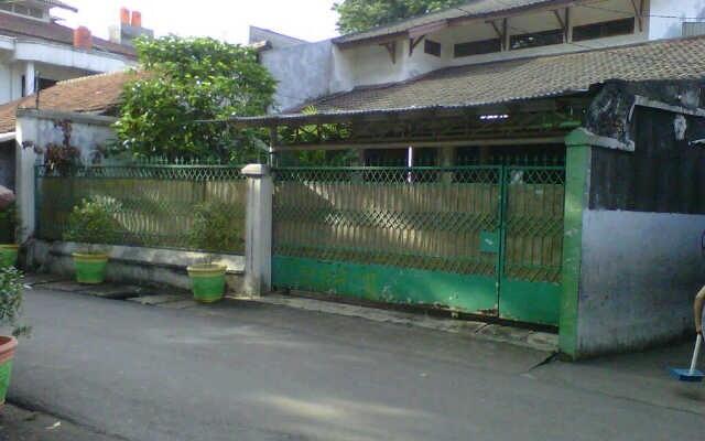 Rumah Dijual dan Disewa di Pondok Pinang, Jakarta Selatan 12310 GIRIK Rp. 3,5 Miliar