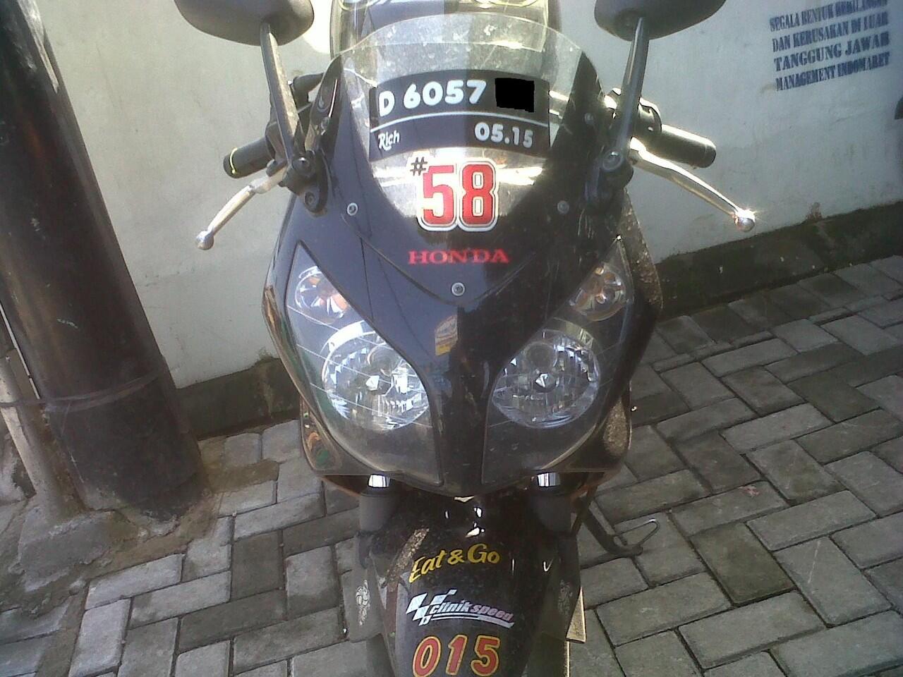 Stiker Plat Nomer bwt Ninja 250, CBR 250, Cbr new/old 150r