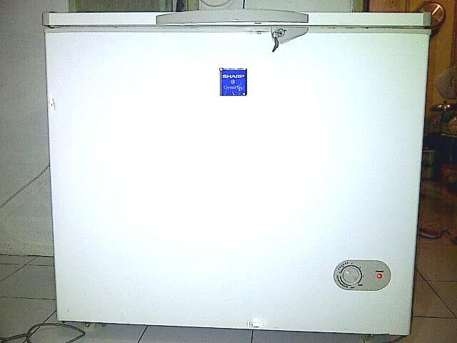 DI JUAL KULKAS FREZZER BOX 200 LITER - DAGO BANDUNG