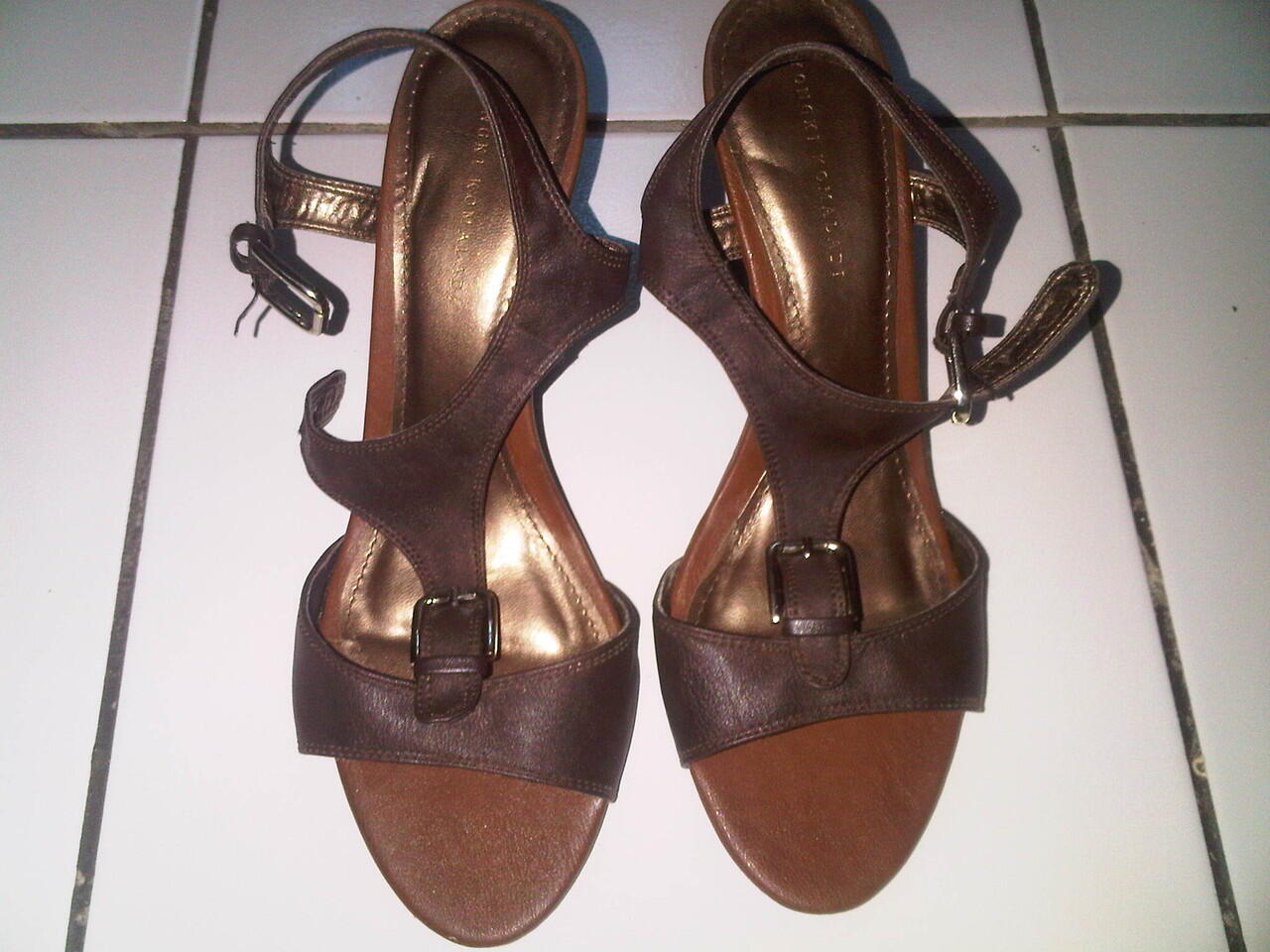 GARAGE SALE SEPATU