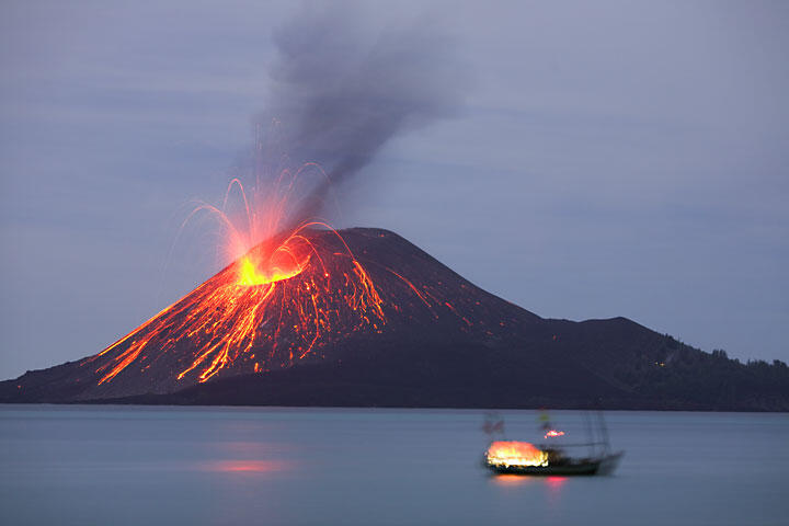 Gunung berapi yang spektakuler, cuma di ASIA