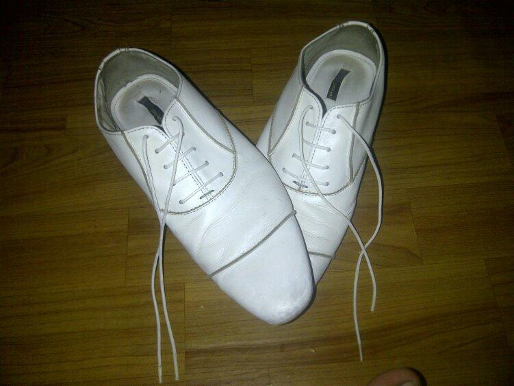 Sepatu zara ORI Size 44 kecil ( 42 ukuran indo )
