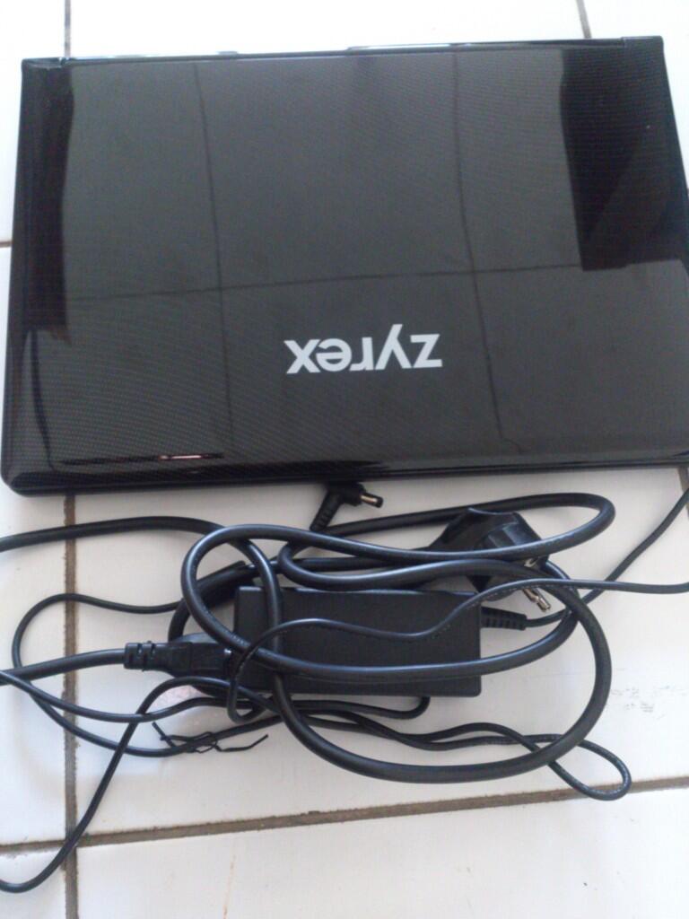 Laptop Zyrex i3