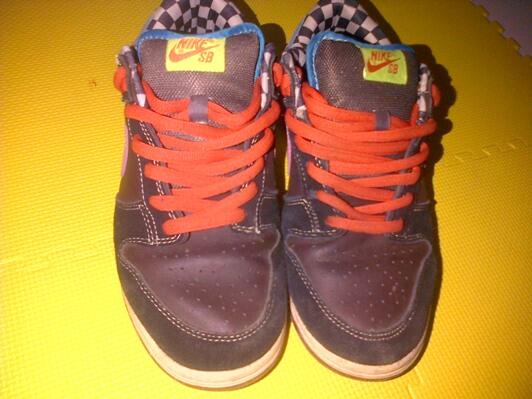 sepatu nike kw super murmer masih sangat mulus ukuran 42