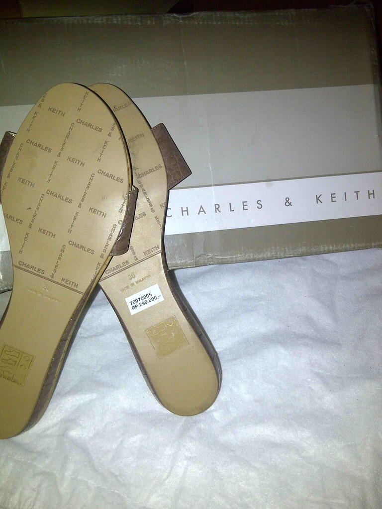Garage Sale and preloved Guess ori, Kickers, Charles Keith, Everbest