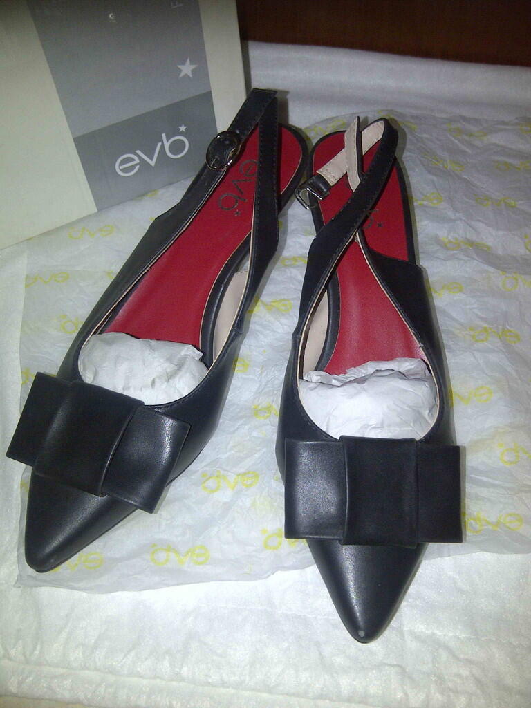 Garage Sale and preloved Guess ori, Kickers, Charles Keith, Everbest