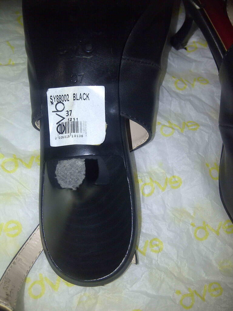Garage Sale and preloved Guess ori, Kickers, Charles Keith, Everbest