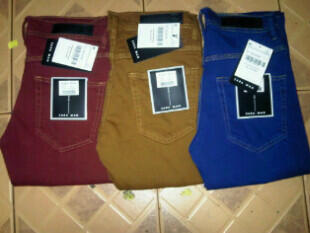 SELLING CHINO FOR MEN> ZARA AND CHEAPMONDAY.GRADE ORI MURMER !!