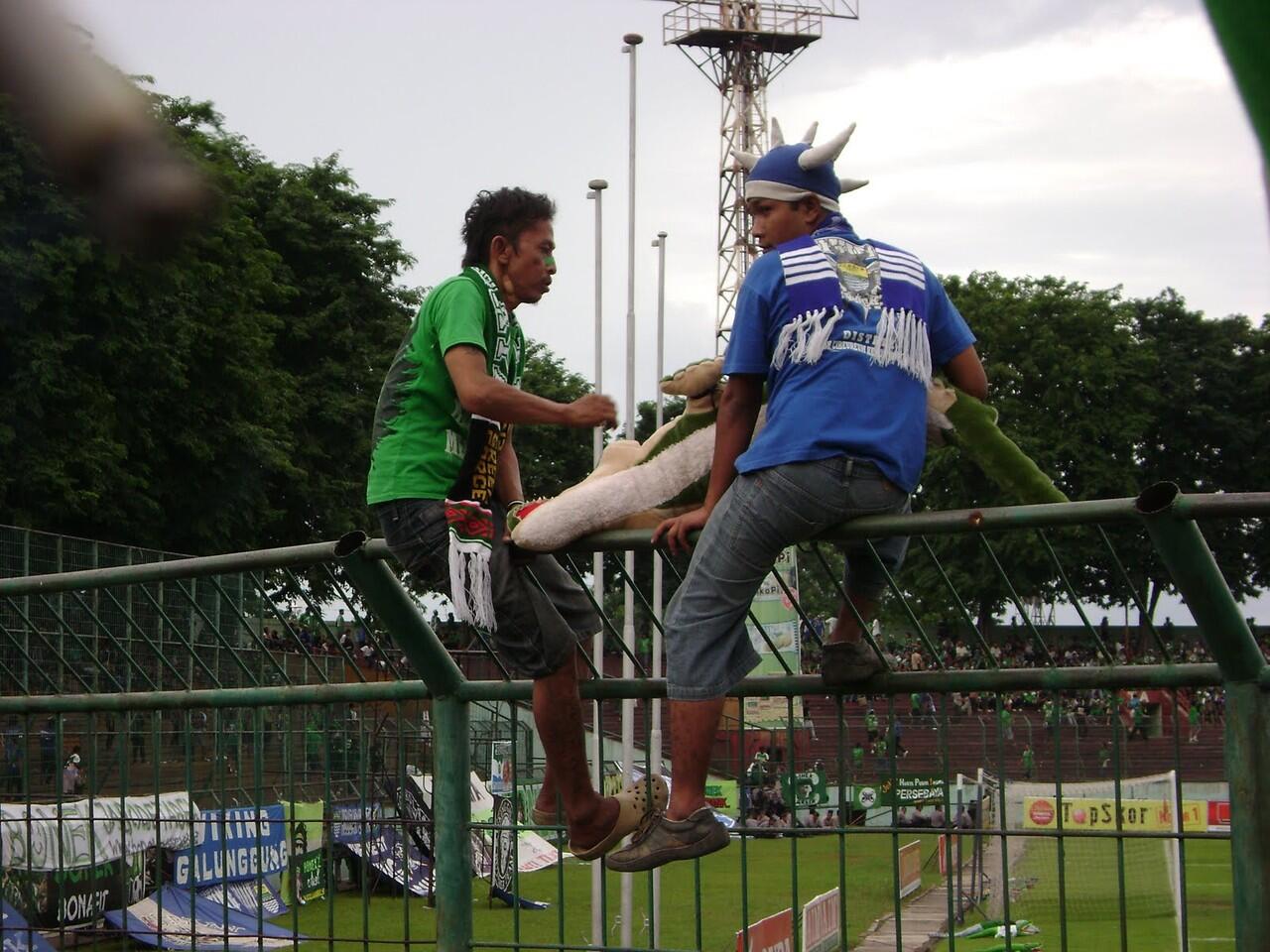 SepakBola INDONESIA, bersatulah