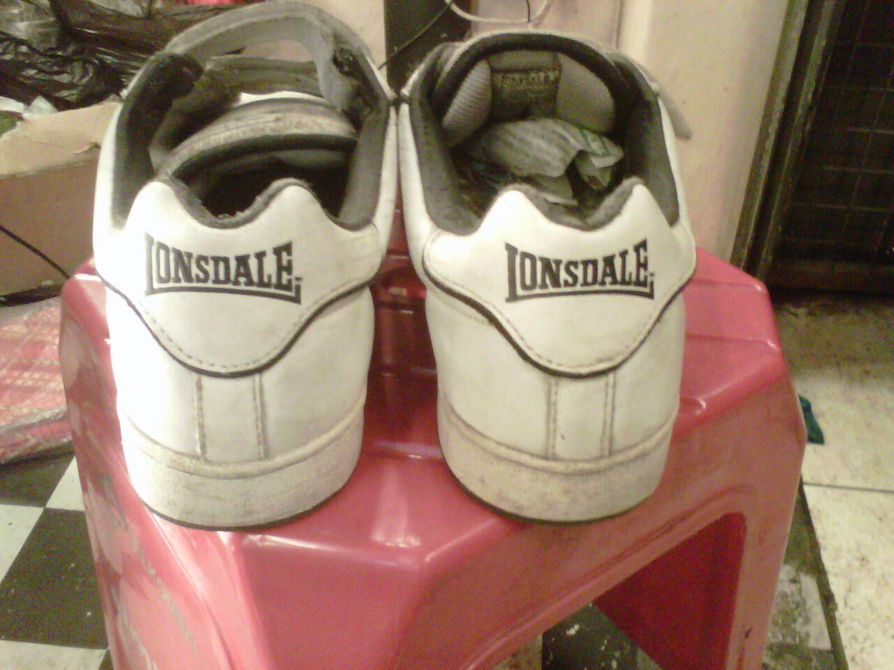 lonsdale shoes size 44 asia ( nyaman untuk kaki 41-42)