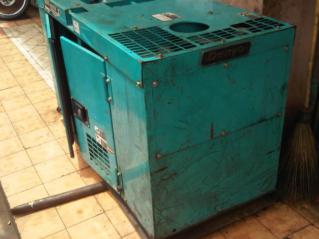 Cari WTS Berbagai macam GENSET, Kapasitas dimulai dari 10 