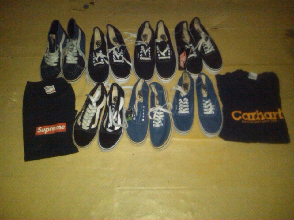 WTS BORONGAN VANS AUTHENTIC BANDUNG