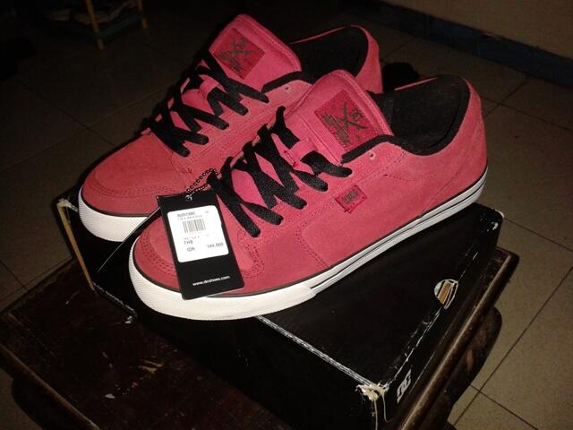 WTS DC SHOES RED GAN (JUAL RUGI)