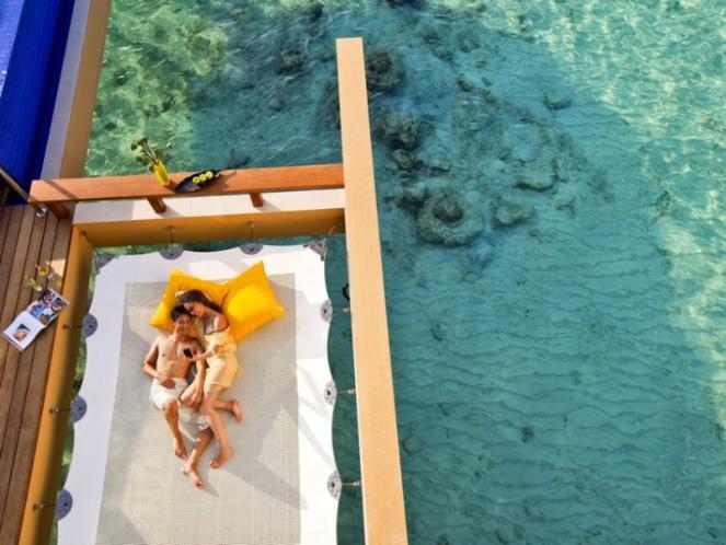 Yang Pengen Berbulan Madu Di Pantai Masuk Sini looo