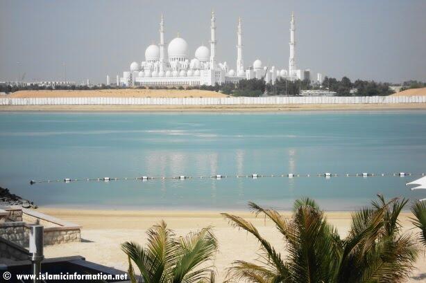 Masjid Dunia yang Paling Indah Arsitekturnya, Sheikh Zayed Grand Mosque di Abu Dhabi 