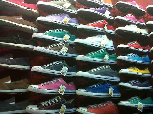 sepatu converse low and high