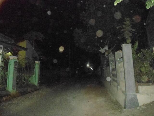 Fenomena ORBS di sekitar rumah ane