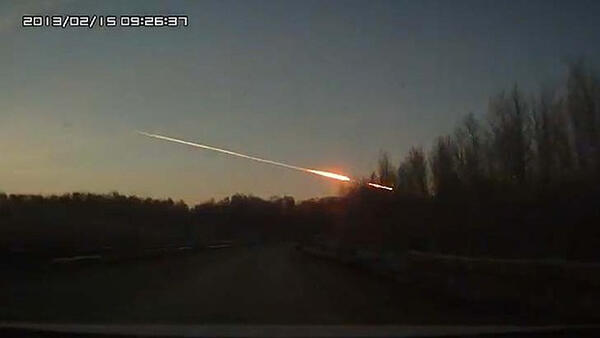  Meteor Terjang Bumi, 400 Orang luka2 di chelyabinsk impact 02/15/13 hari ini