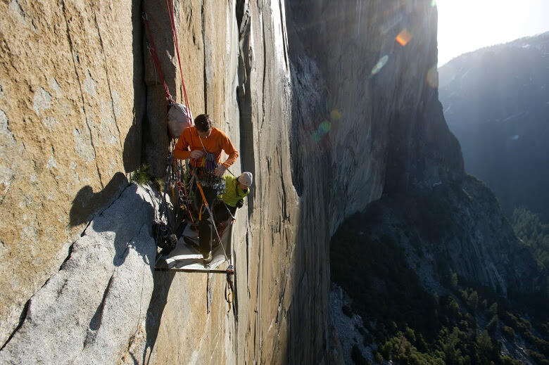 Portaledge Climbing, Menikmati Keindahan Alam dengan Cara yang Tidak Biasa