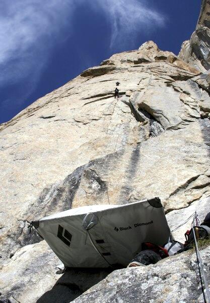 Portaledge Climbing, Menikmati Keindahan Alam dengan Cara yang Tidak Biasa