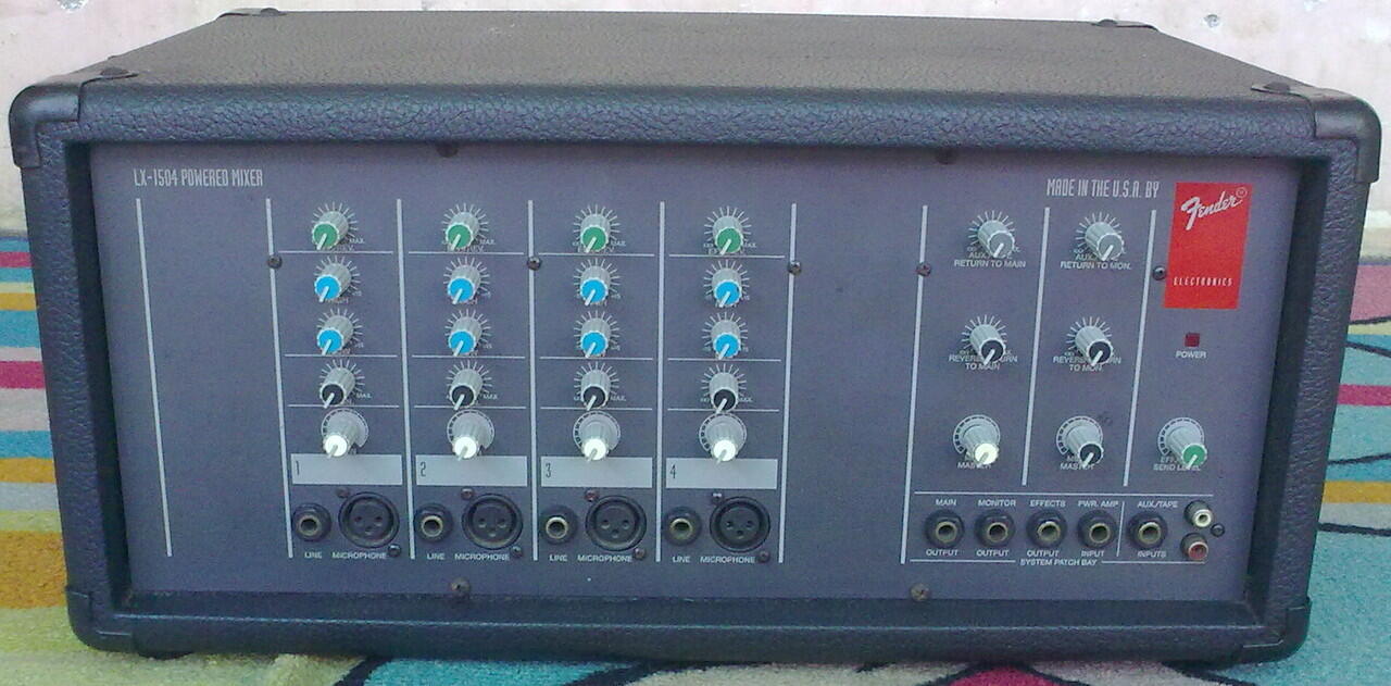 Power Mixer Fender 4 CH/Reverb Spring Made in : USA