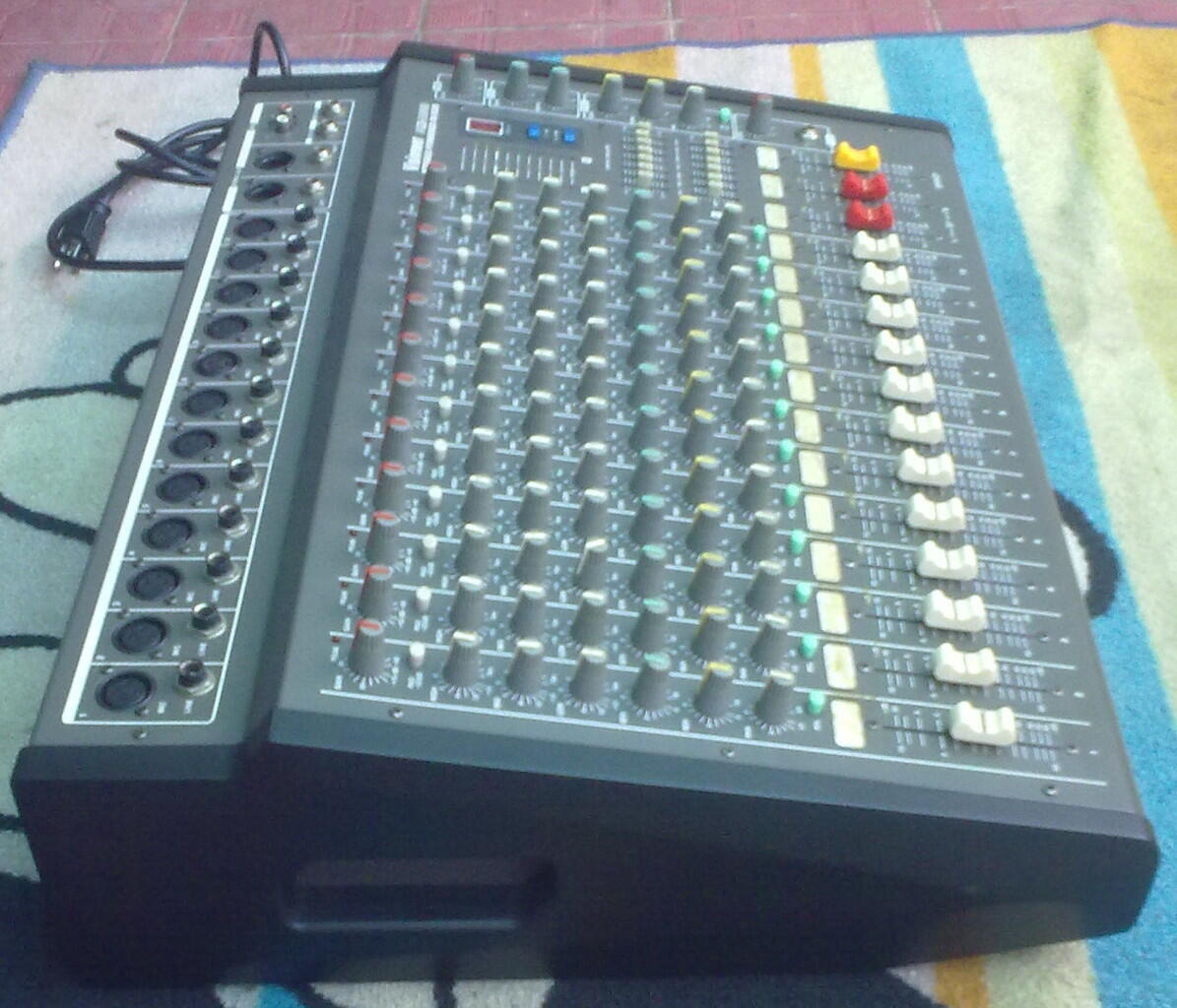 Power Mixer Visioneer 12 CH Full/Effect Vocal