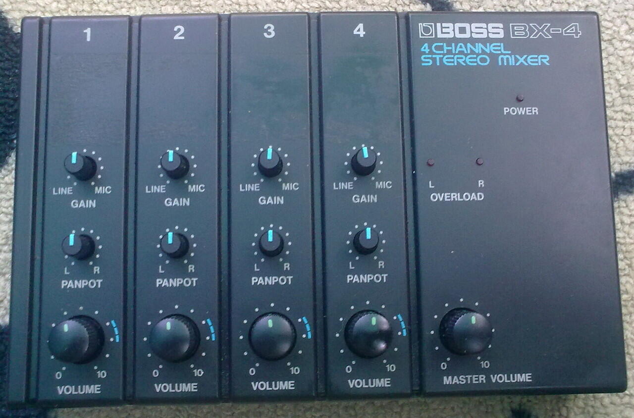 Mixer BOSS 4 CH Made in : Japan