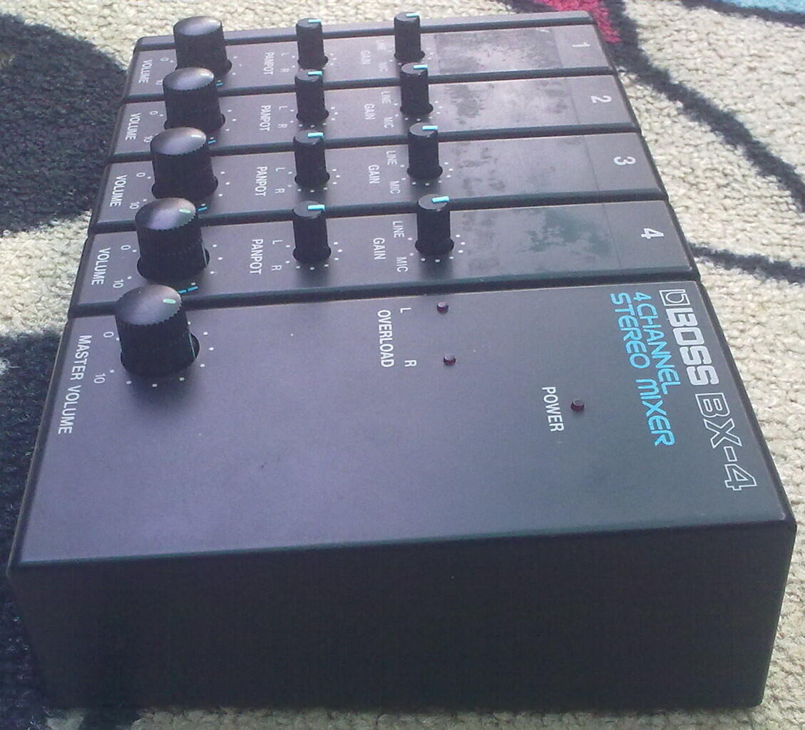 Mixer BOSS 4 CH Made in : Japan