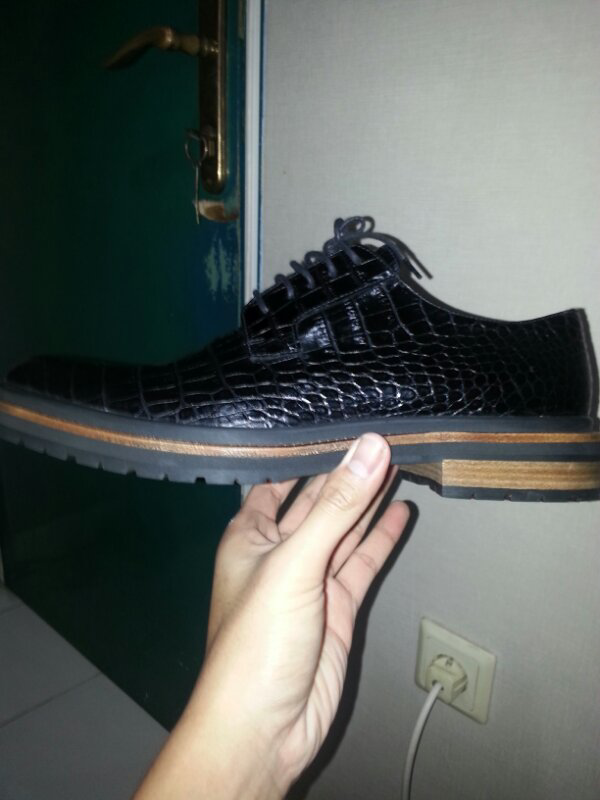 sepatu dries van noten made in italy no 42 ga jadi pake 1,5jt aja gaan