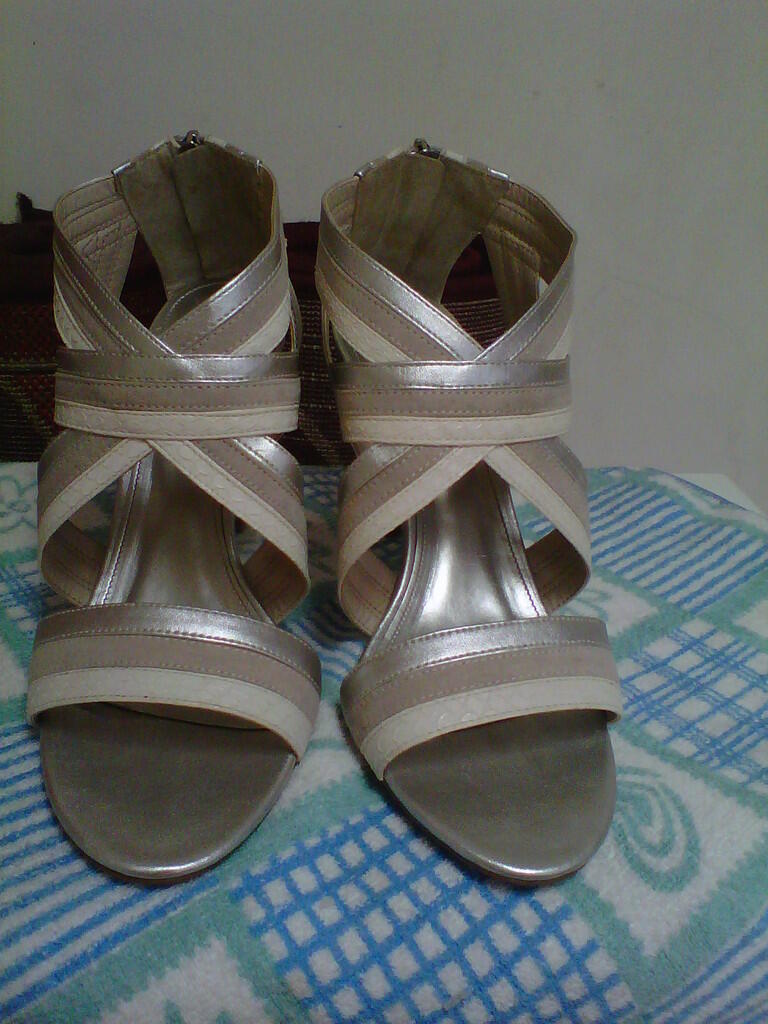HIGH HEELS CHARLES & KEITH SENDAL SEPATU MURAH