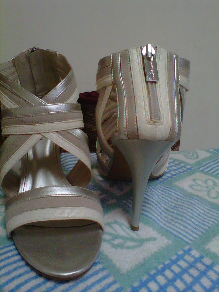 HIGH HEELS CHARLES & KEITH SENDAL SEPATU MURAH