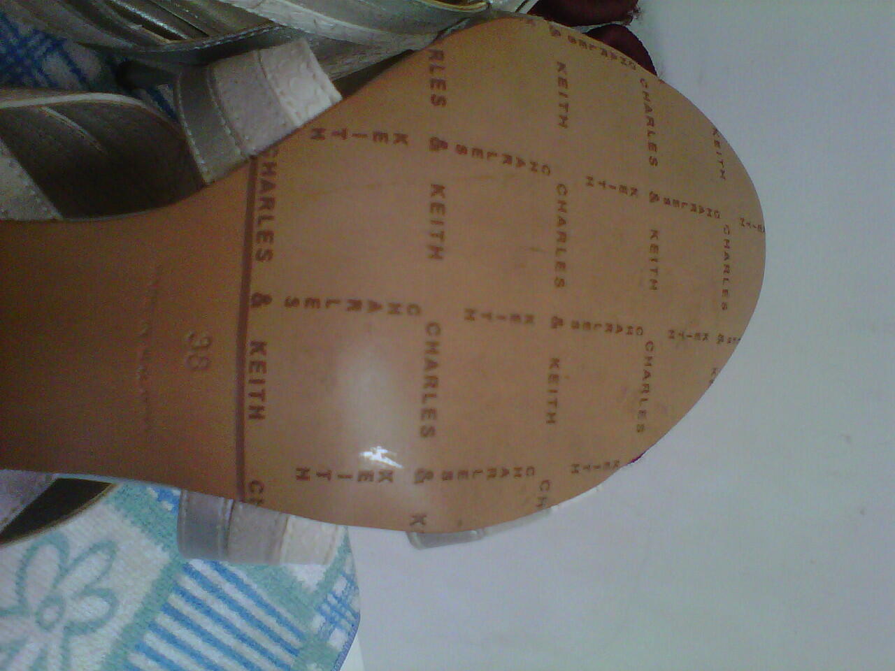 HIGH HEELS CHARLES & KEITH SENDAL SEPATU MURAH