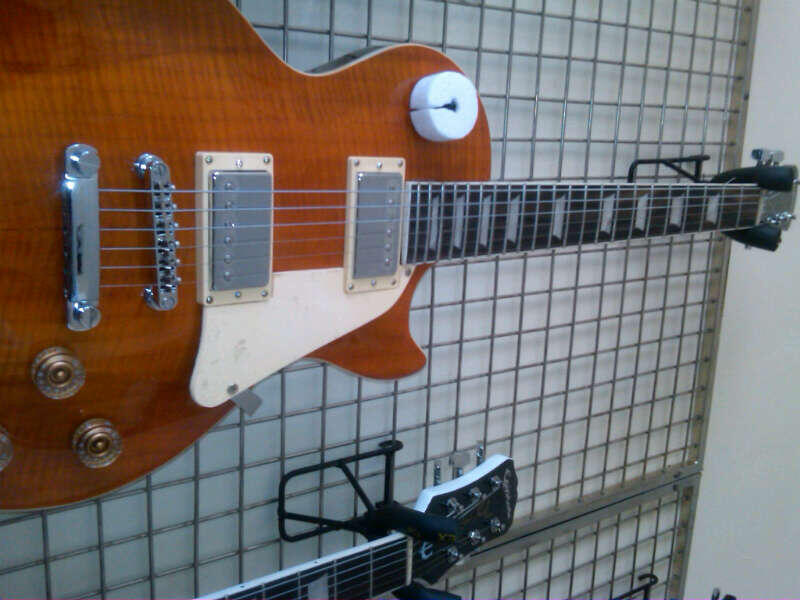 Cari Jual Gitar Epiphone by Gibson Les Paul Model dan 