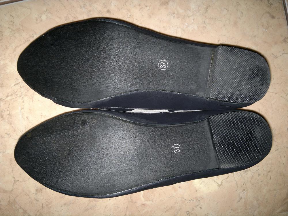Sepatu ICONinety9