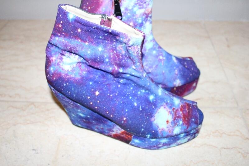 Galaxy Wedges Print! Stylish+Fashionable!