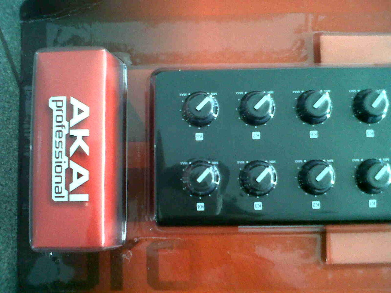 Di jual barang baru Keyboard controller PAD AKAI