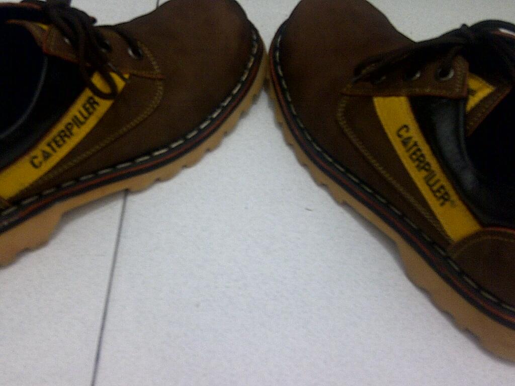 WTS Sepatu Boots Catterpiller brown coklat 42 new hadiah (semarang)